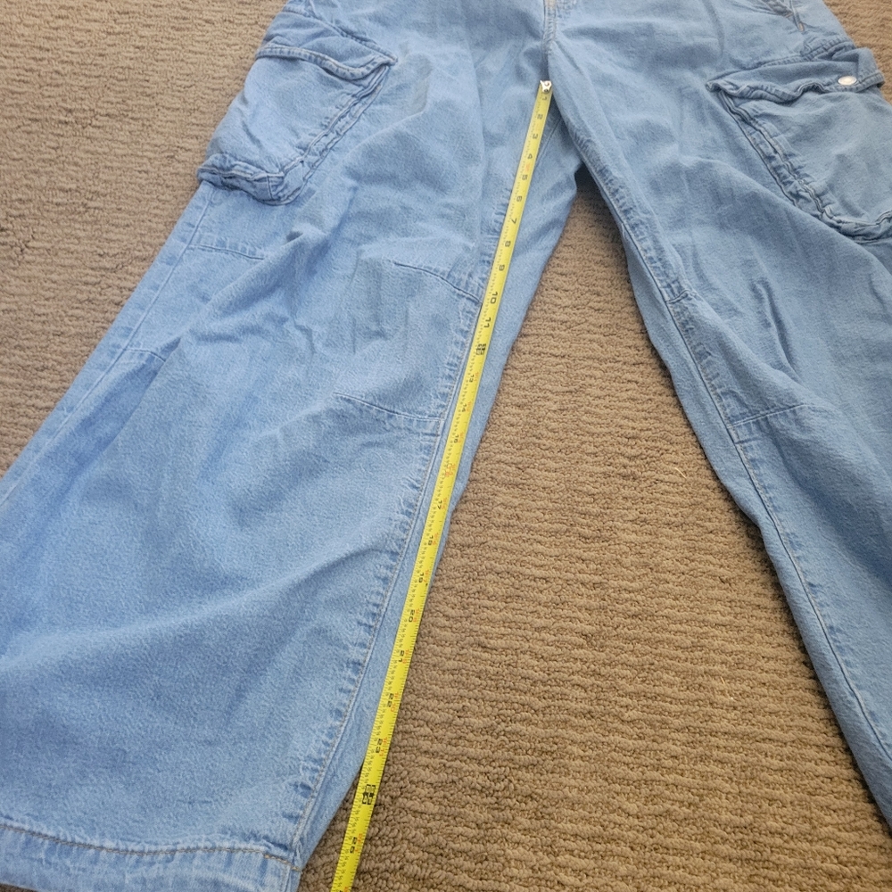Gap Mid Rise Wide Leg Baggy Cargo Light Jeans, Size 31/12 Loose Fit Pockets. - Picture 8 of 16